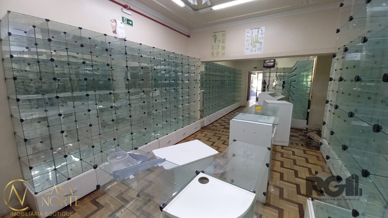 Prédio Comercial à venda , 150m², Rua Duque de Caxias no bairro Centro Histórico em Porto Alegre