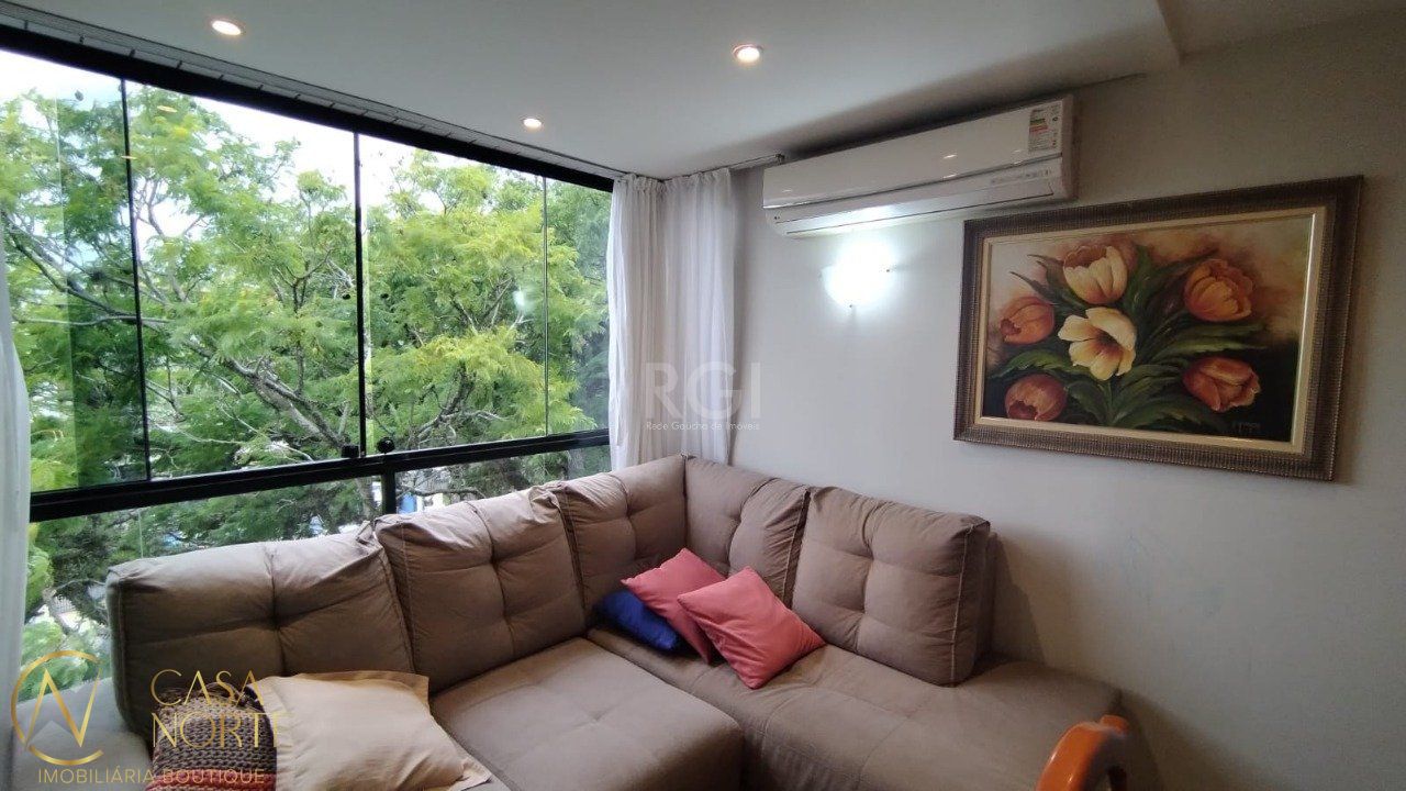 Cobertura à venda com 3 quartos, 261m², 1 suíte, 2 vagas, Rua Major Hercules Gomes Limeira no bairro São Sebastião em Porto Alegre