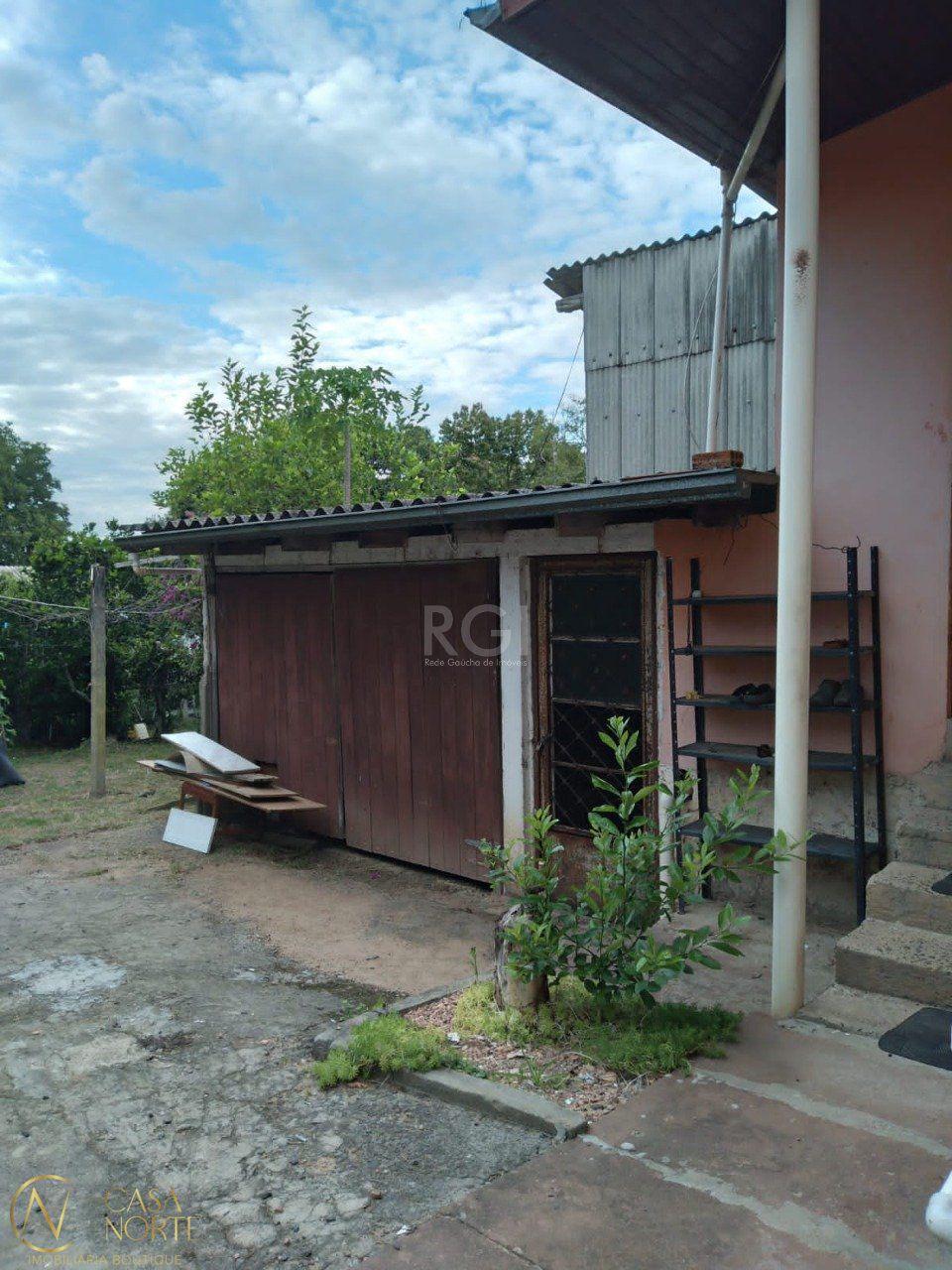 Casa à venda com 2 quartos, 80m², 6 vagas, Estrada Francisca de Oliveira Vieira no bairro Belém Novo em Porto Alegre