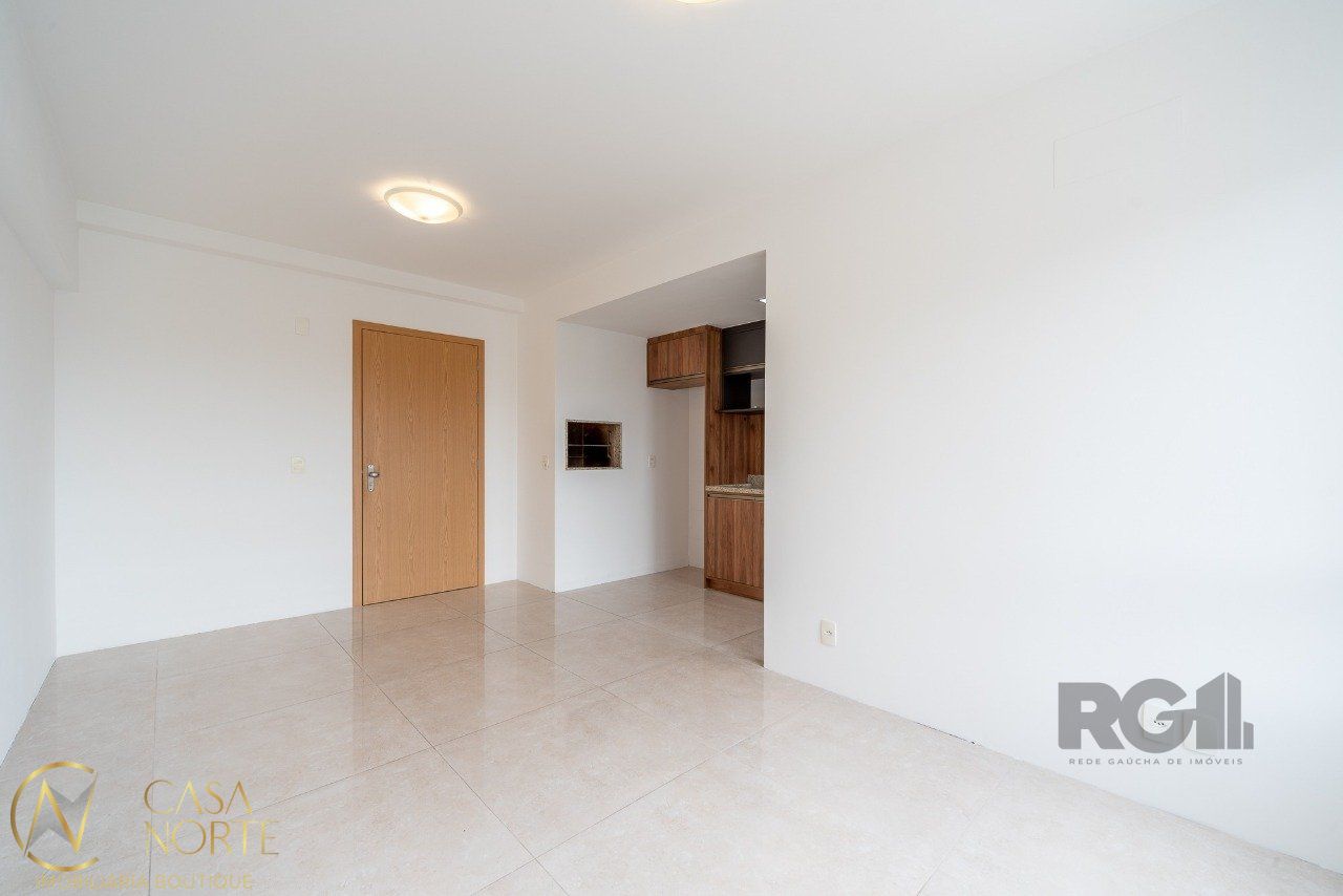 Apartamento à venda com 2 quartos, 57m², 1 suíte, 1 vaga, Rua Doutor Alcides Cruz no bairro Santa Cecília em Porto Alegre