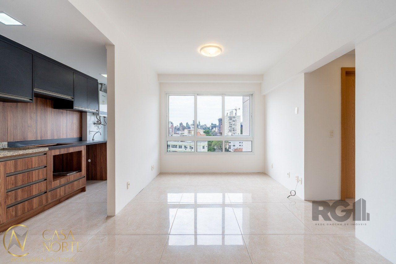 Apartamento à venda com 2 quartos, 57m², 1 suíte, 1 vaga, Rua Doutor Alcides Cruz no bairro Santa Cecília em Porto Alegre