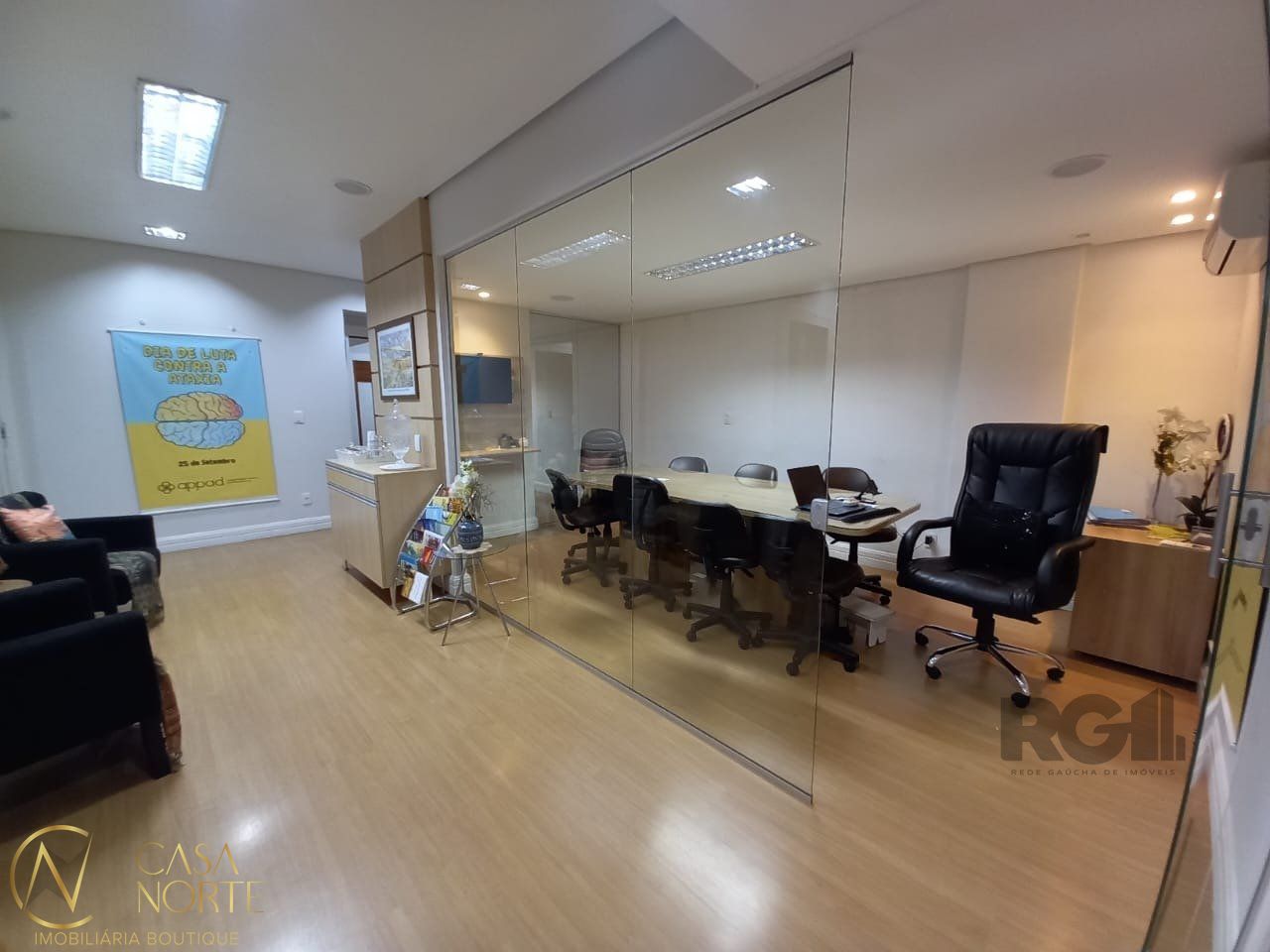Sala Comercial à venda , 109m², Rua Vigário José Inácio no bairro Centro Histórico em Porto Alegre