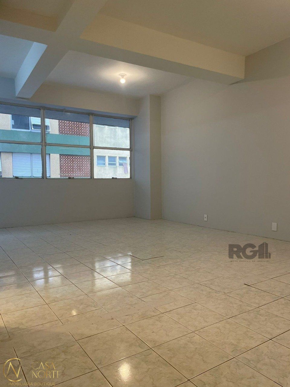Kitnet à venda com 1 quarto, 40m², Avenida Senador Salgado Filho no bairro Centro Histórico em Porto Alegre