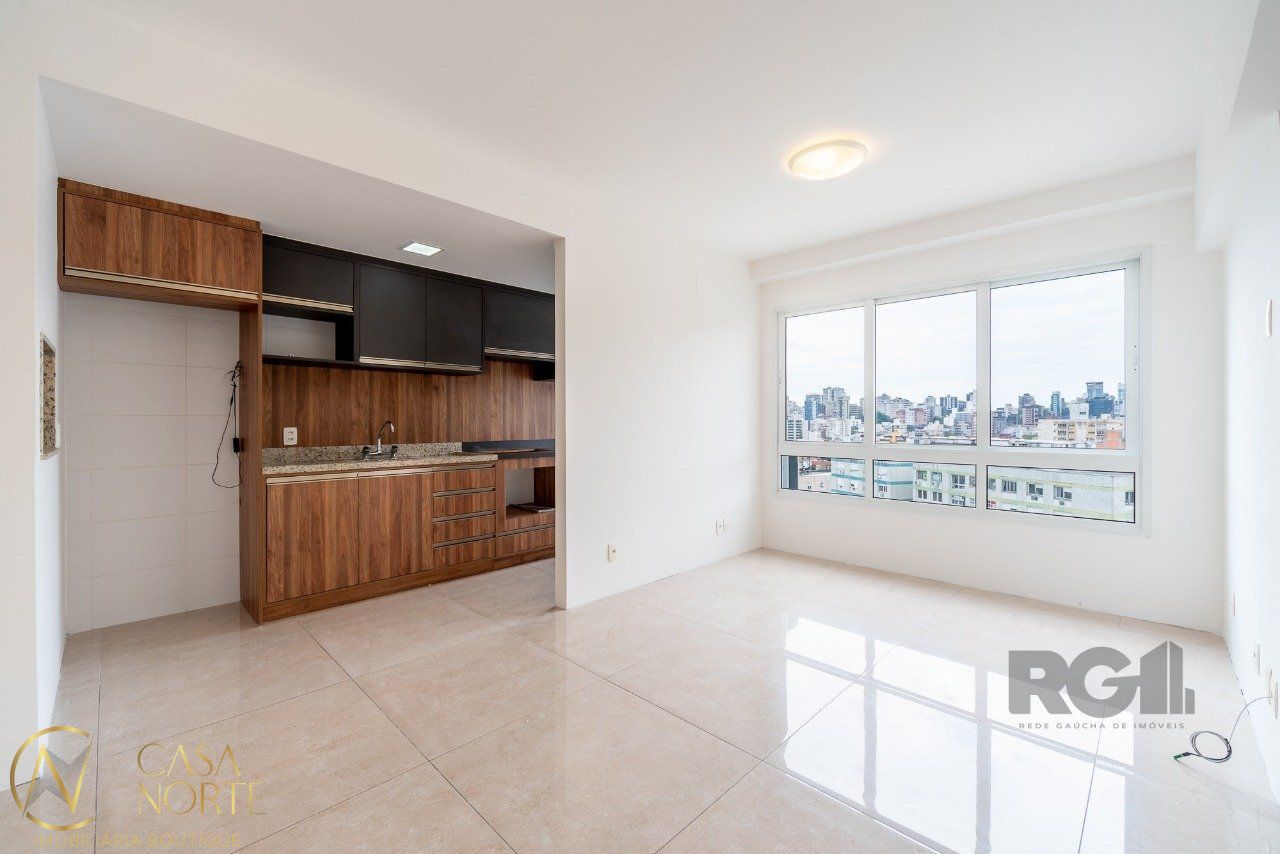 Apartamento à venda com 2 quartos, 57m², 1 suíte, 1 vaga, Rua Doutor Alcides Cruz no bairro Santa Cecília em Porto Alegre