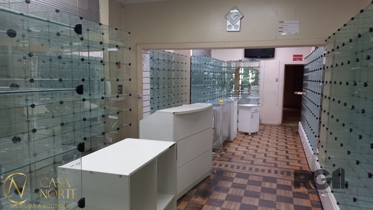 Prédio Comercial à venda , 150m², Rua Duque de Caxias no bairro Centro Histórico em Porto Alegre