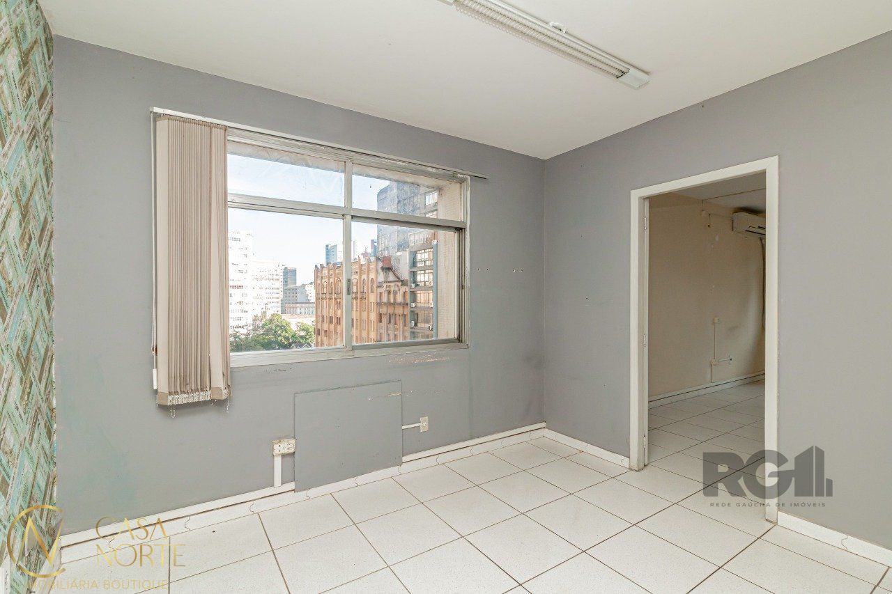 Sala Comercial à venda , 293m², Avenida Otavio Rocha no bairro Centro Histórico em Porto Alegre