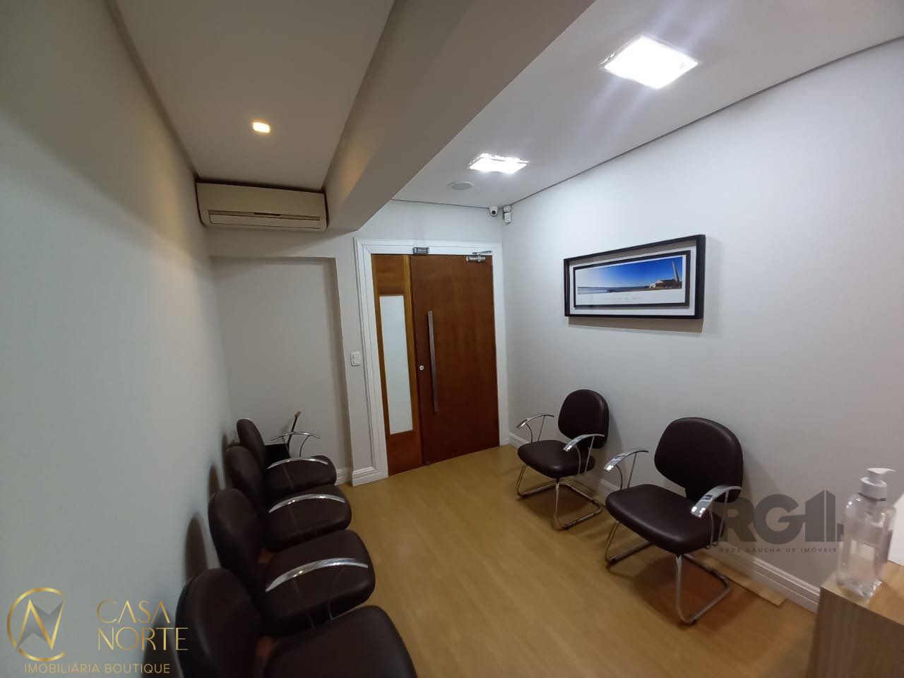 Sala Comercial à venda , 109m², Rua Vigário José Inácio no bairro Centro Histórico em Porto Alegre
