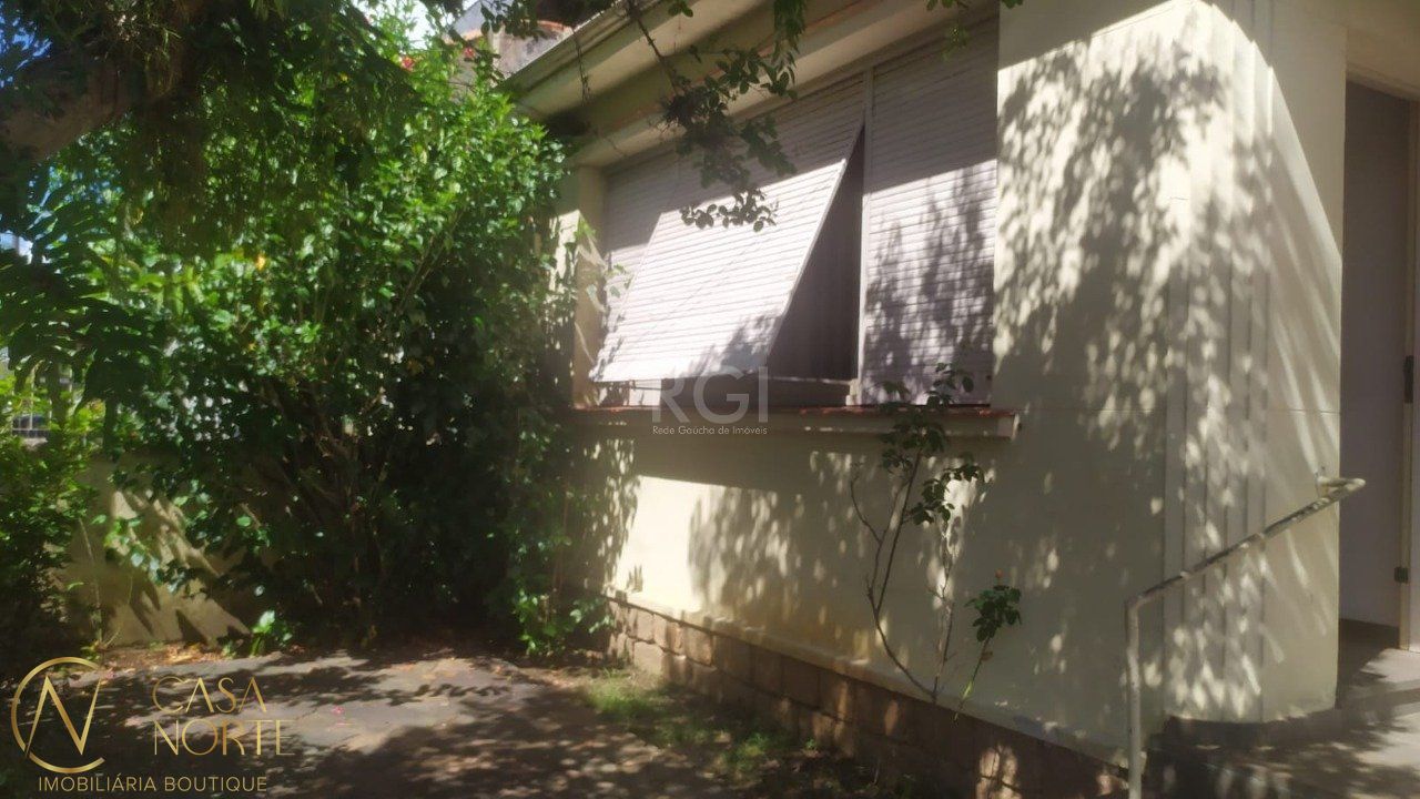 Casa à venda com 3 quartos, 300m², 4 vagas, Avenida Ceara no bairro São João em Porto Alegre