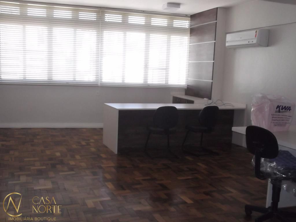 Sala Comercial à venda , 56m², Praça Osvaldo Cruz no bairro Centro Histórico em Porto Alegre