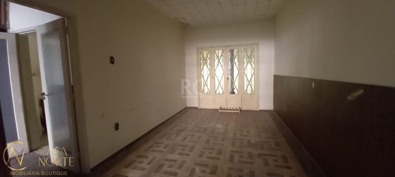 Casa à venda com 3 quartos, 130m², Rua Santo Antônio no bairro Floresta em Porto Alegre