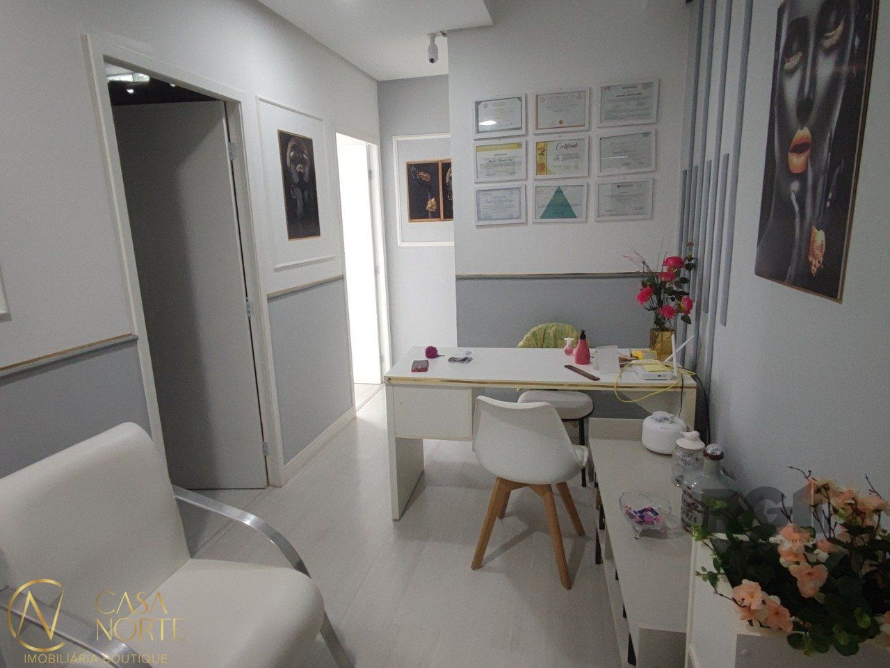 Sala Comercial à venda , 41m², Praça Osvaldo Cruz no bairro Centro Histórico em Porto Alegre