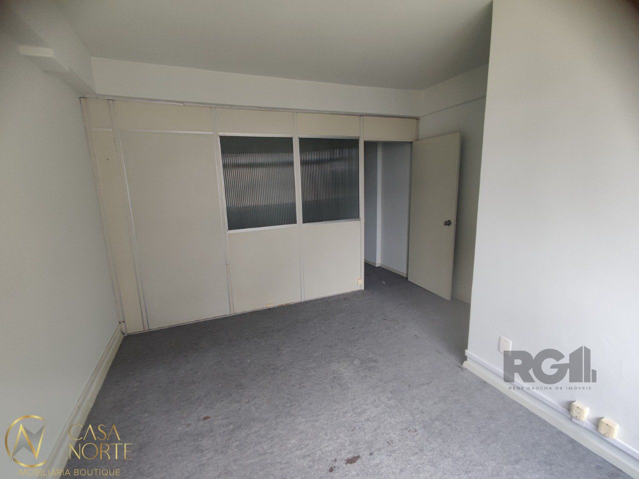 Sala Comercial à venda , 28m², Rua dos Andradas no bairro Centro Histórico em Porto Alegre