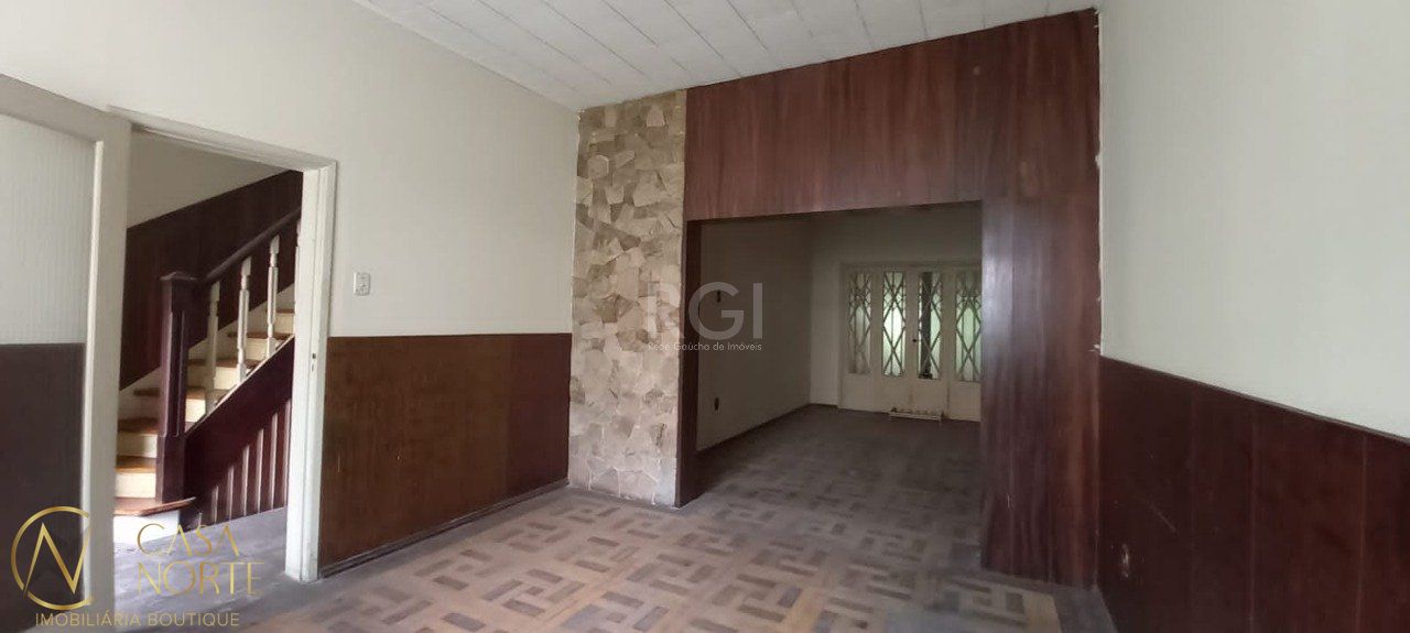 Casa à venda com 3 quartos, 130m², Rua Santo Antônio no bairro Floresta em Porto Alegre