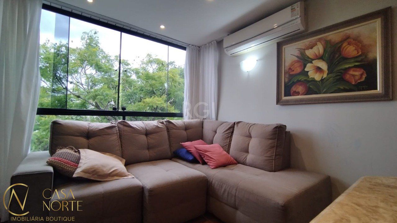 Cobertura à venda com 3 quartos, 261m², 1 suíte, 2 vagas, Rua Major Hercules Gomes Limeira no bairro São Sebastião em Porto Alegre