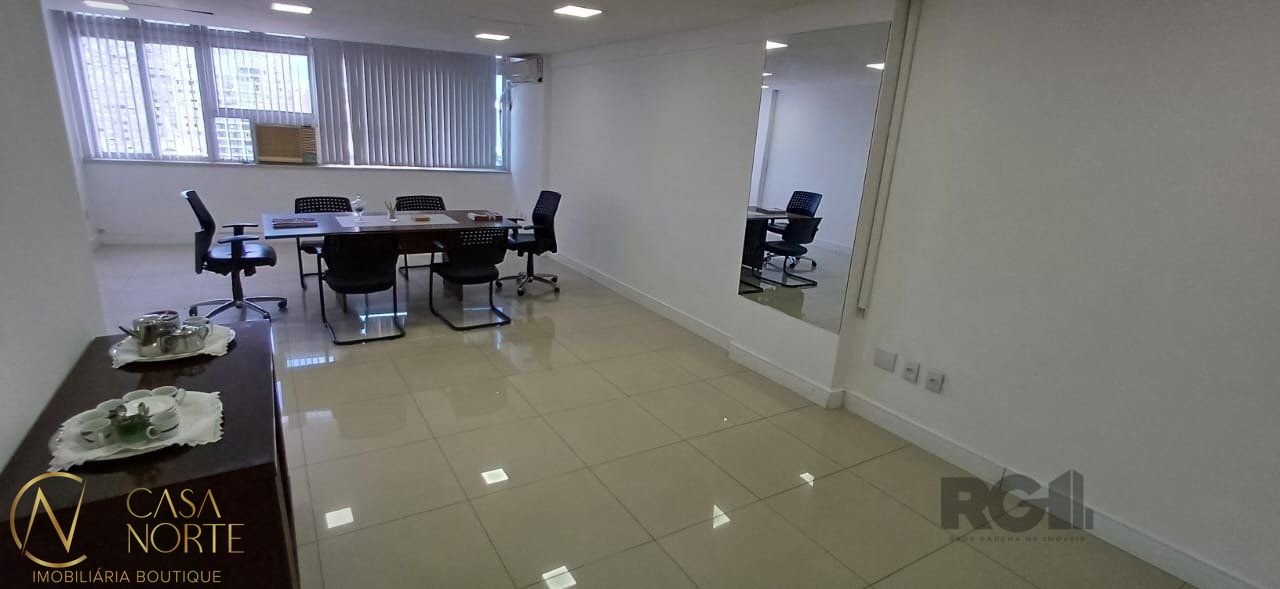 Sala Comercial à venda , 45m², Praça Osvaldo Cruz no bairro Centro Histórico em Porto Alegre