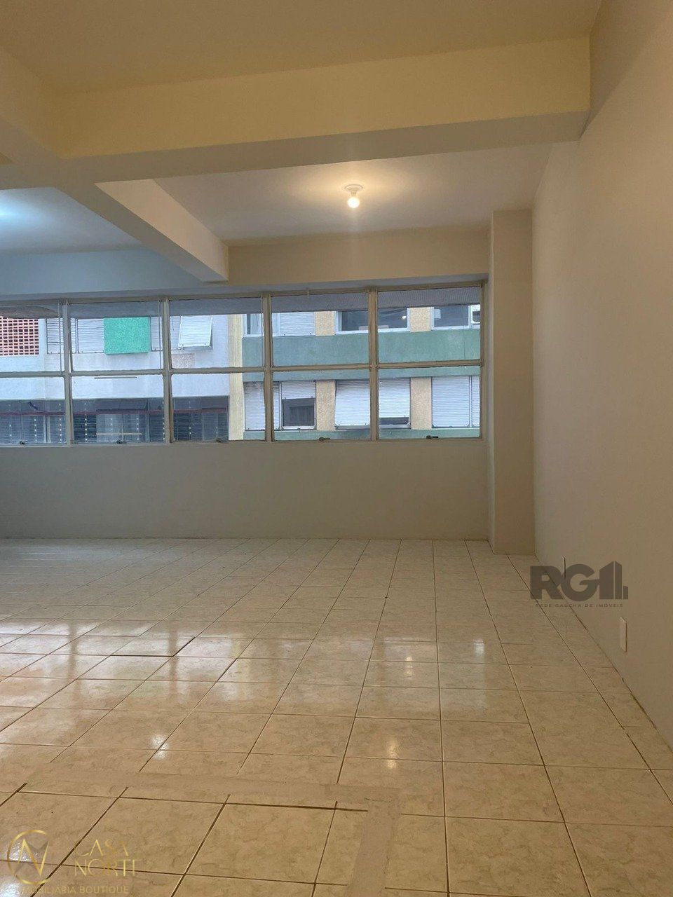Kitnet à venda com 1 quarto, 40m², Avenida Senador Salgado Filho no bairro Centro Histórico em Porto Alegre