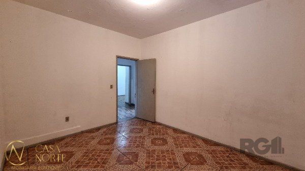 Casa à venda com 3 quartos, 215m², 6 vagas, Rua Conselheiro Brusque no bairro Jardim Itu em Porto Alegre