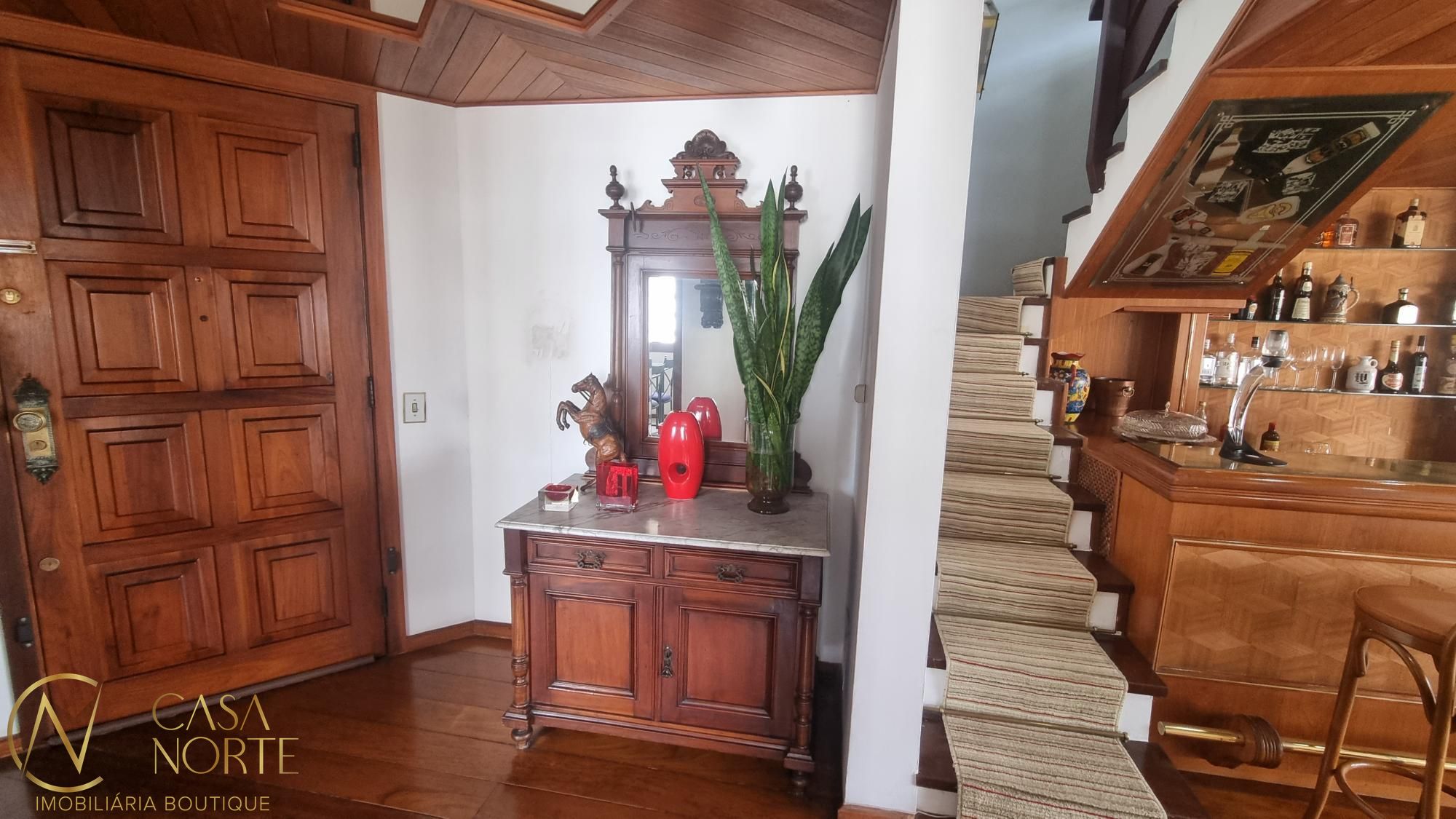 Cobertura à venda com 3 quartos, 354m², 2 suítes, 2 vagas, Rua Doutor Vale no bairro Floresta em Porto Alegre