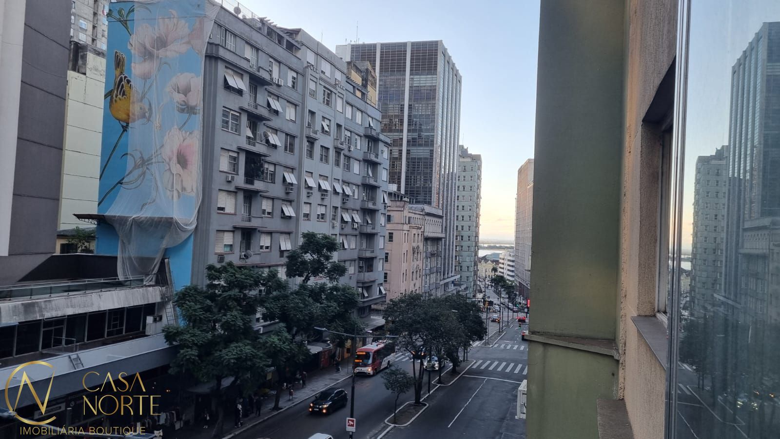 Apartamento à venda com 2 quartos, 83m², Avenida Borges de Medeiros no bairro Centro Histórico em Porto Alegre