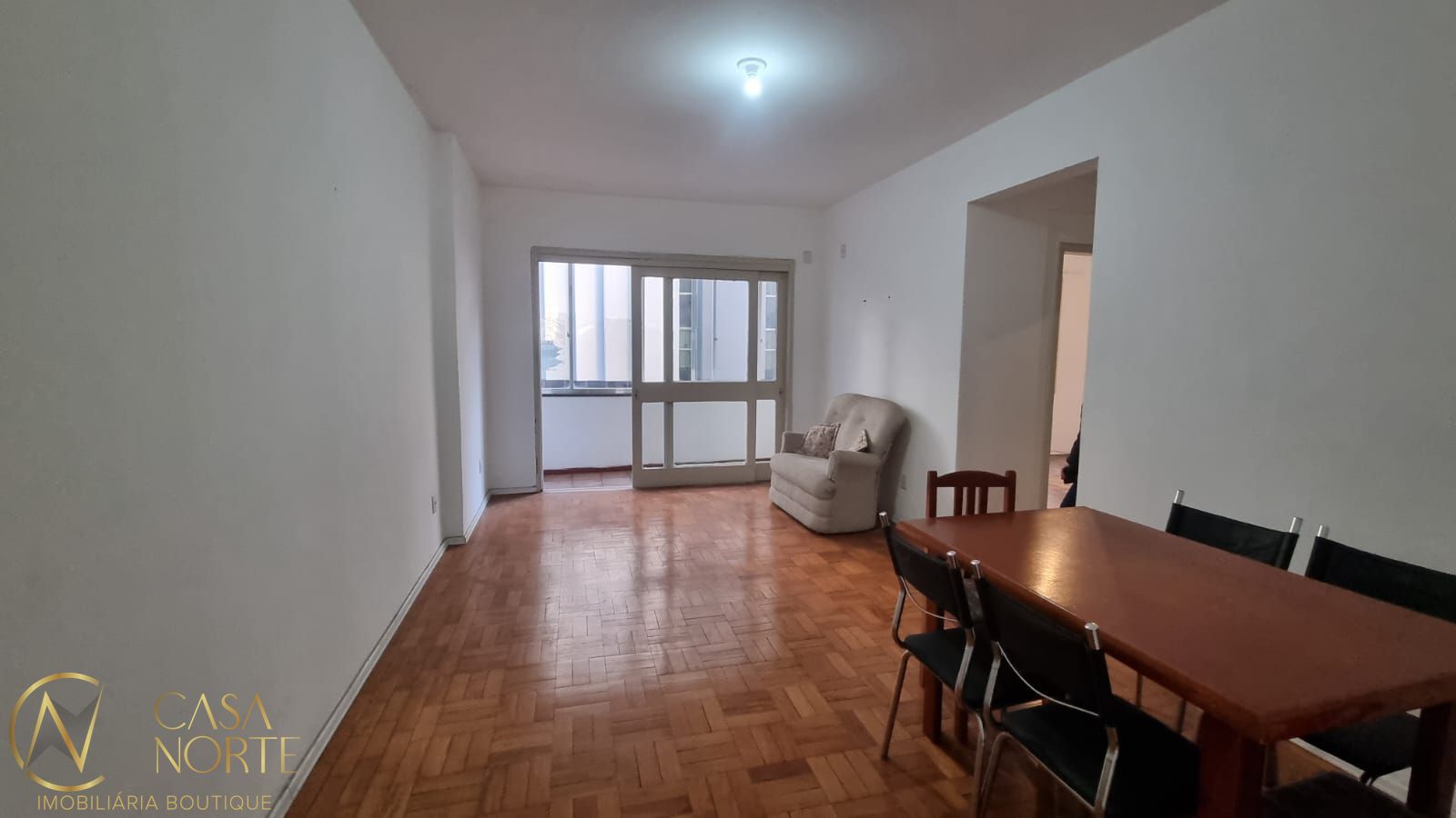 Apartamento à venda com 2 quartos, 83m², Avenida Borges de Medeiros no bairro Centro Histórico em Porto Alegre