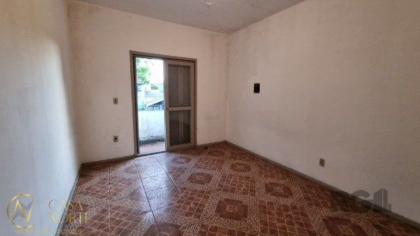 Casa à venda com 3 quartos, 215m², 6 vagas, Rua Conselheiro Brusque no bairro Jardim Itu em Porto Alegre
