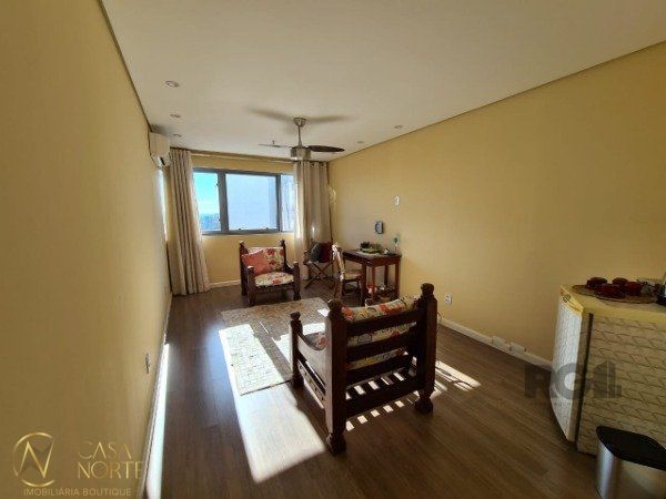 Sala Comercial à venda , 26m², Avenida Assis Brasil no bairro São Sebastião em Porto Alegre