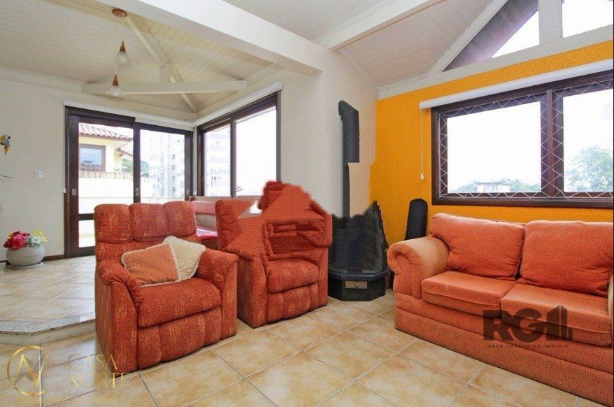 Casa de Condomínio à venda com 3 quartos, 243m², 1 suíte, 2 vagas, Rua Miguel Couto no bairro Menino Deus em Porto Alegre