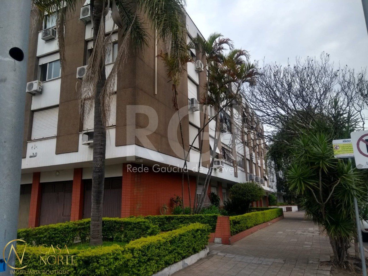 Apartamento à venda com 2 quartos, 70m², 1 vaga, Rua Domingos Crescencio no bairro Santana em Porto Alegre