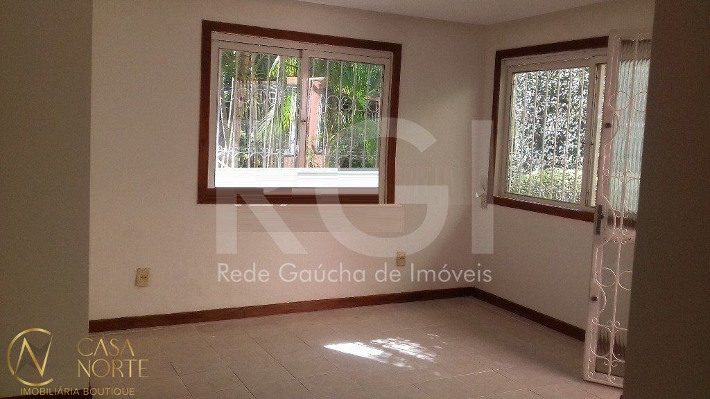 Casa à venda com 3 quartos, 350m², 1 suíte, 2 vagas, Rua Delfino Riet no bairro Santo Antônio em Porto Alegre