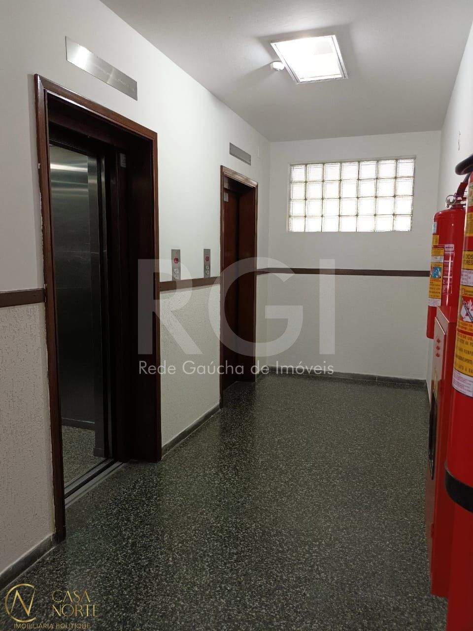 Sala Comercial à venda , 85m², Rua Doutor Flores no bairro Centro Histórico em Porto Alegre