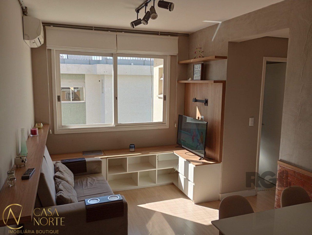 Apartamento à venda com 2 quartos, 70m², 1 vaga, Rua Olavo Bilac no bairro Azenha em Porto Alegre