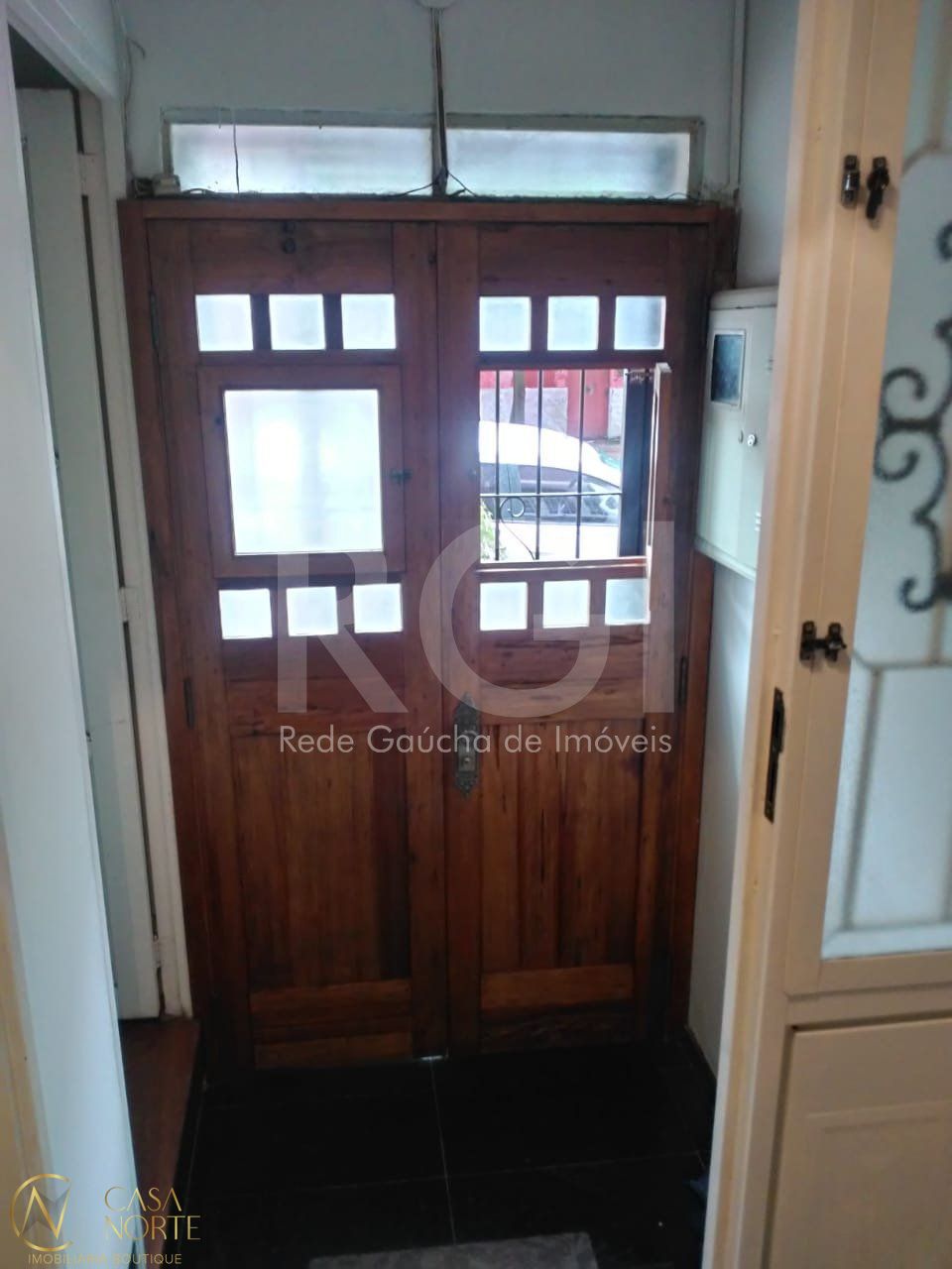 Casa à venda com 3 quartos, 126m², Rua São Carlos no bairro Floresta em Porto Alegre