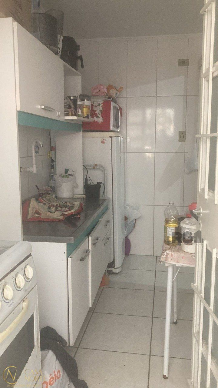 Kitnet à venda com 1 quarto, 31m², Rua General Neto no bairro Floresta em Porto Alegre
