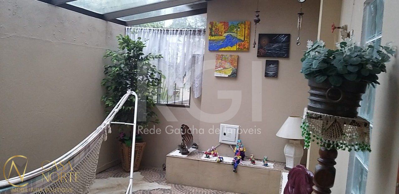 Casa à venda com 6 quartos, 750m², 3 suítes, 4 vagas, Rua Paissandu no bairro Partenon em Porto Alegre
