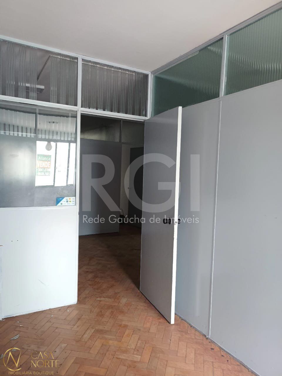 Sala Comercial à venda , 85m², Rua Doutor Flores no bairro Centro Histórico em Porto Alegre