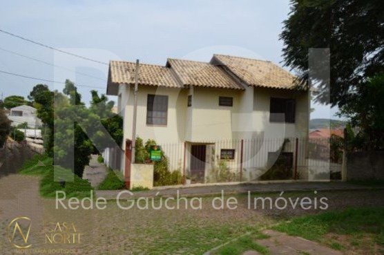 Casa à venda com 3 quartos, 149m², 1 suíte, 1 vaga, Rua Panambi no bairro Cavalhada em Porto Alegre