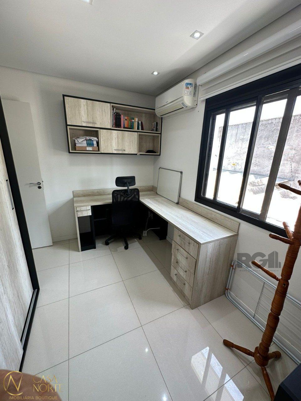 Apartamento à venda com 2 quartos, 59m², 1 suíte, 1 vaga, Rua Tamandare no bairro Camaquã em Porto Alegre