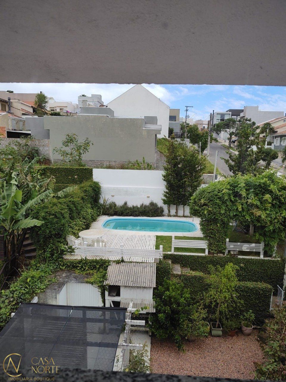 Sobrado à venda com 3 quartos, 210m², 1 suíte, 2 vagas, Rua Walter Emílio Schneider no bairro Lomba do Pinheiro em Porto Alegre