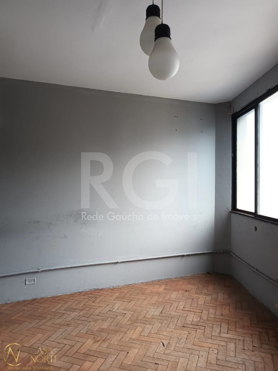 Sala Comercial à venda , 85m², Rua Doutor Flores no bairro Centro Histórico em Porto Alegre
