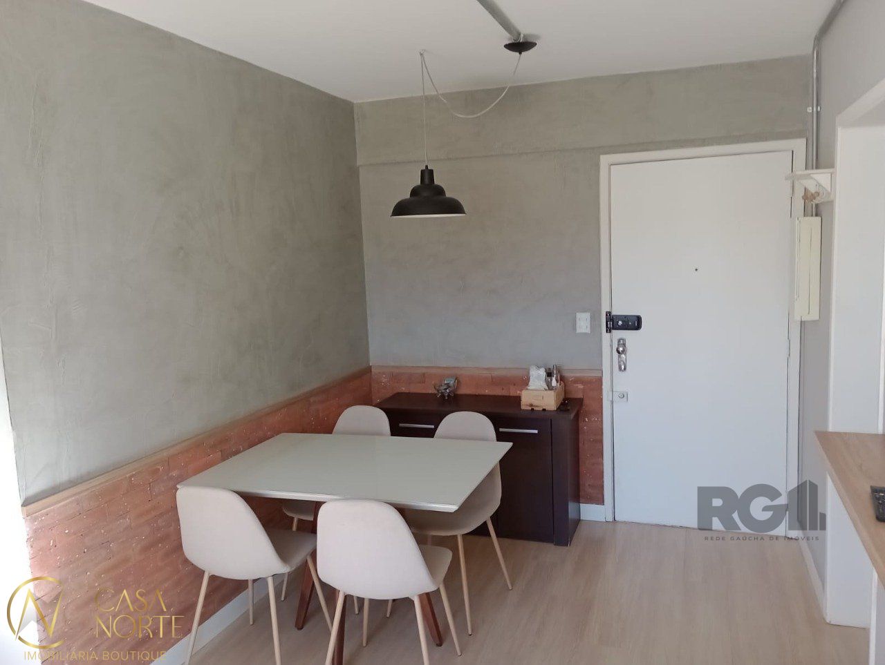 Apartamento à venda com 2 quartos, 70m², 1 vaga, Rua Olavo Bilac no bairro Azenha em Porto Alegre
