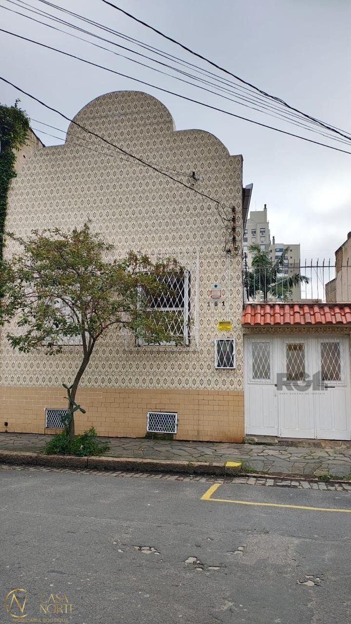 Casa à venda com 3 quartos, 242m², 3 vagas, Rua Alberto Torres no bairro Cidade Baixa em Porto Alegre