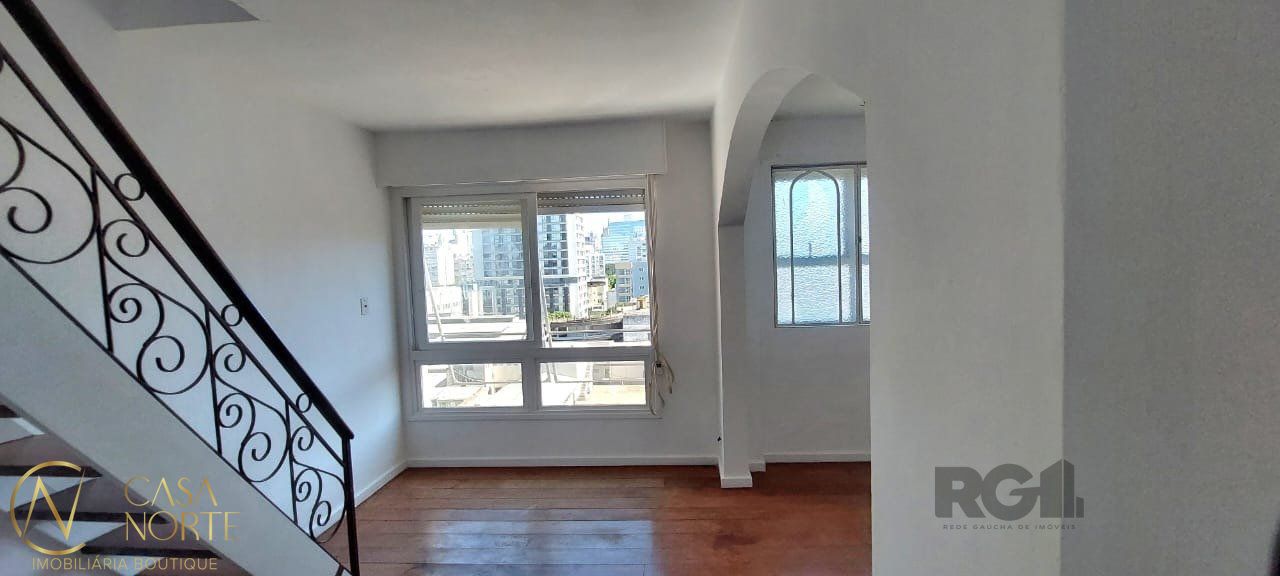 Cobertura à venda com 3 quartos, 160m², 1 vaga, Avenida João Pessoa no bairro Centro Histórico em Porto Alegre
