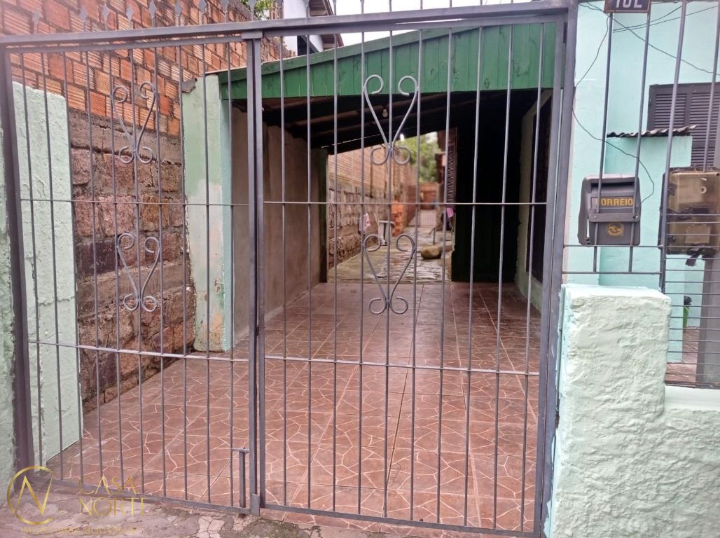 Casa à venda com 2 quartos, 100m², 1 vaga, Rua Primeiro de Maio no bairro Partenon em Porto Alegre