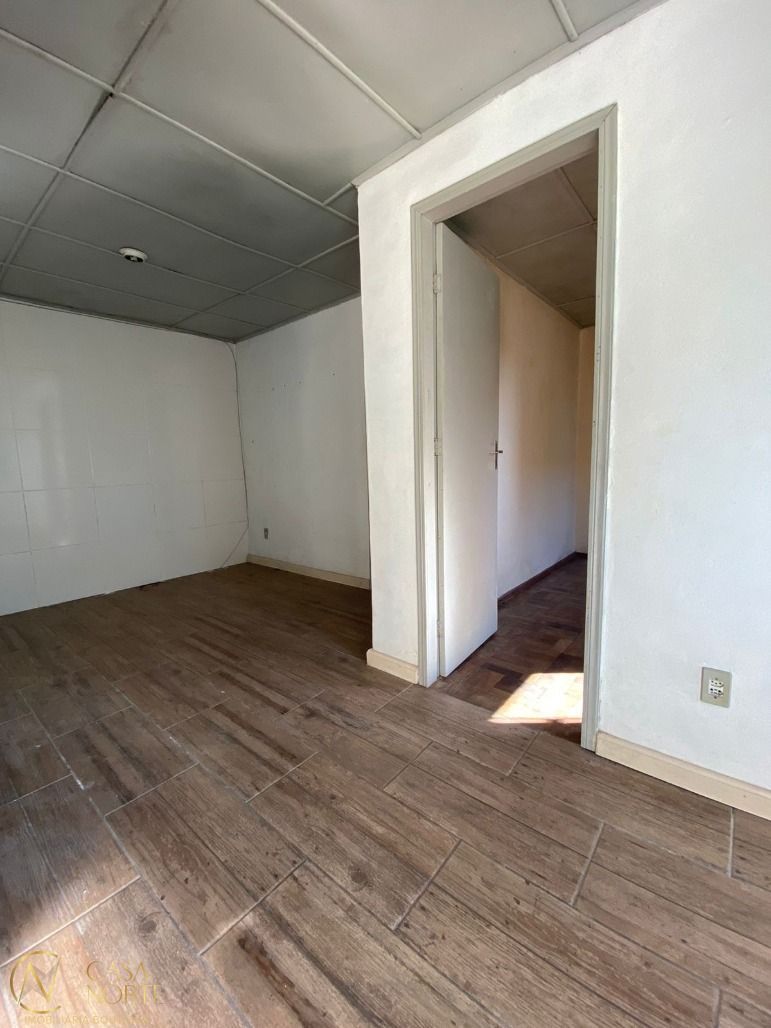 Casa à venda com 4 quartos, 238m², 4 vagas, Rua Egon Frederico Becker no bairro Morro Santana em Porto Alegre