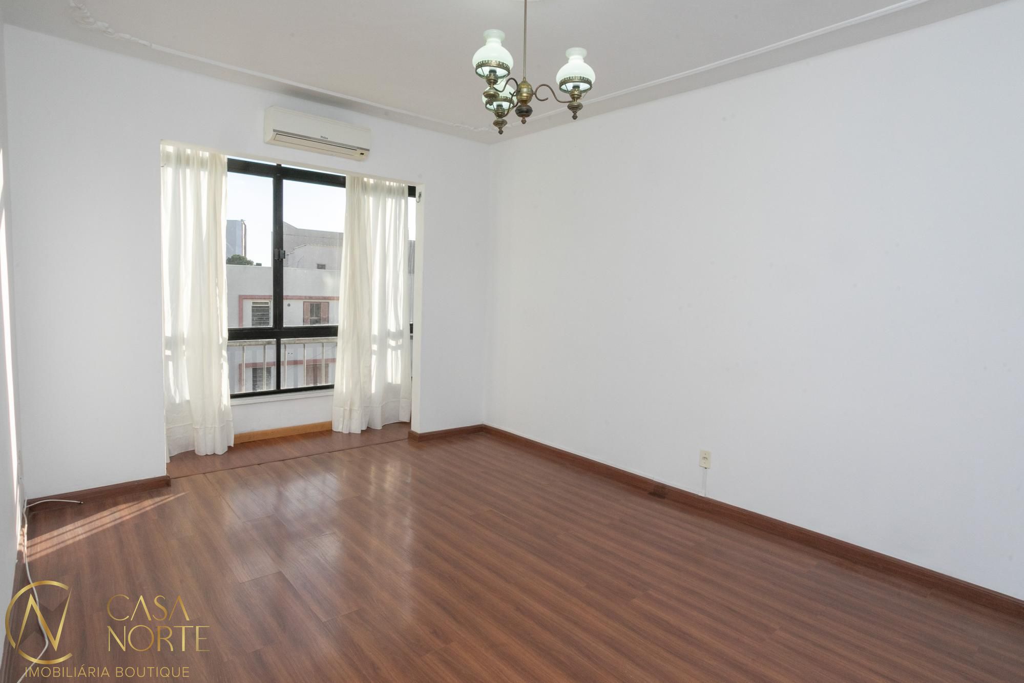 Apartamento à venda com 2 quartos, 74m², Rua João Guimarães no bairro Santa Cecília em Porto Alegre