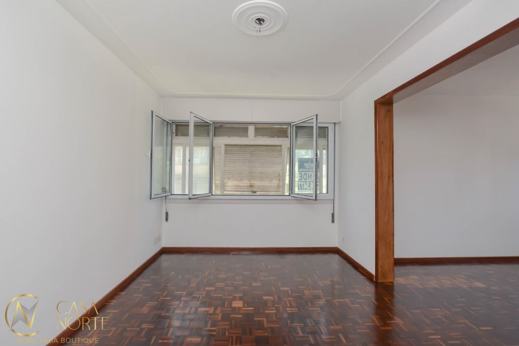 Apartamento à venda com 3 quartos, 138m², 1 vaga, Rua Garibaldi no bairro Bom Fim em Porto Alegre