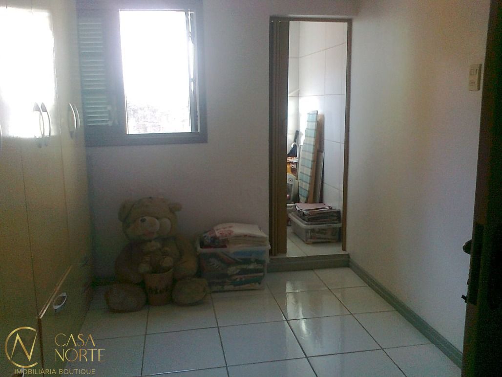 Casa à venda com 3 quartos, 52m², 1 vaga, Rua Cláudio Manoel da Costa no bairro Jardim Sabará em Porto Alegre