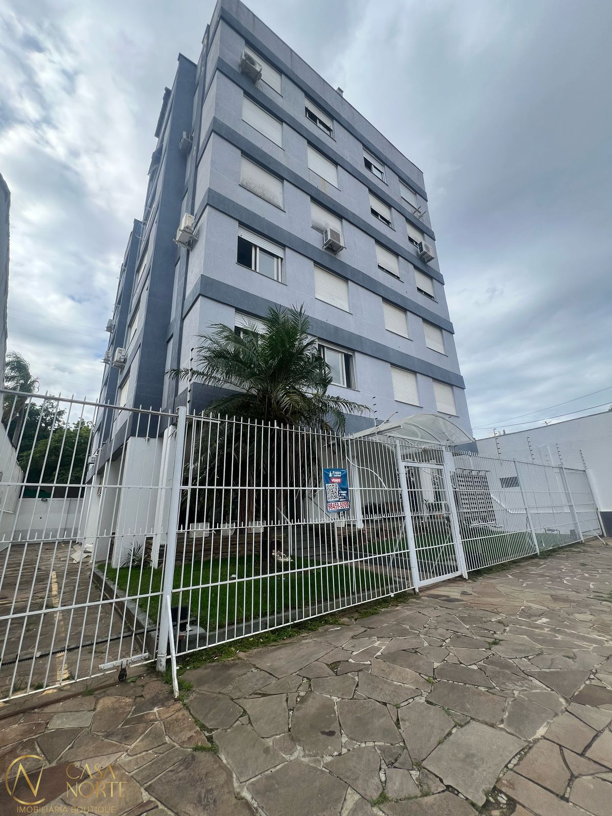Cobertura à venda com 1 quarto, 81m², 1 suíte, 1 vaga, Rua Barão do Gravataí no bairro Menino Deus em Porto Alegre
