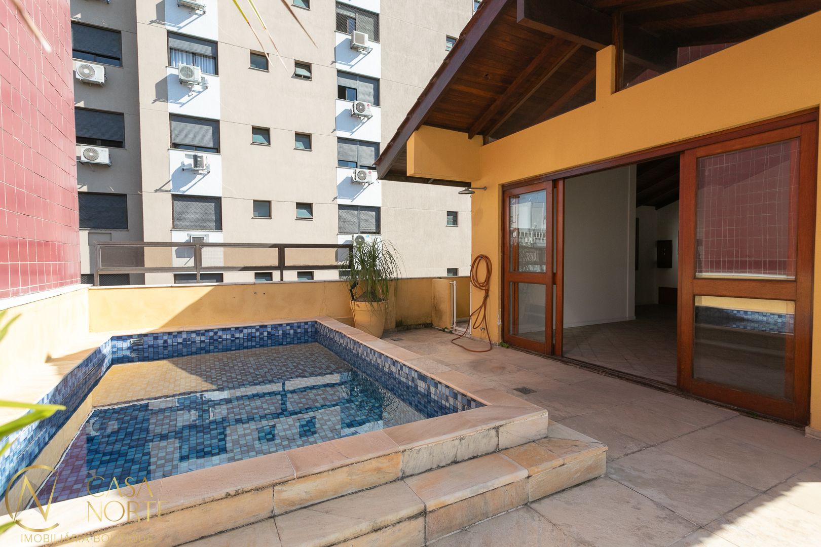 Cobertura à venda com 3 quartos, 245m², 1 suíte, 2 vagas, Rua Doutor Freire Alemão no bairro Mont Serrat em Porto Alegre