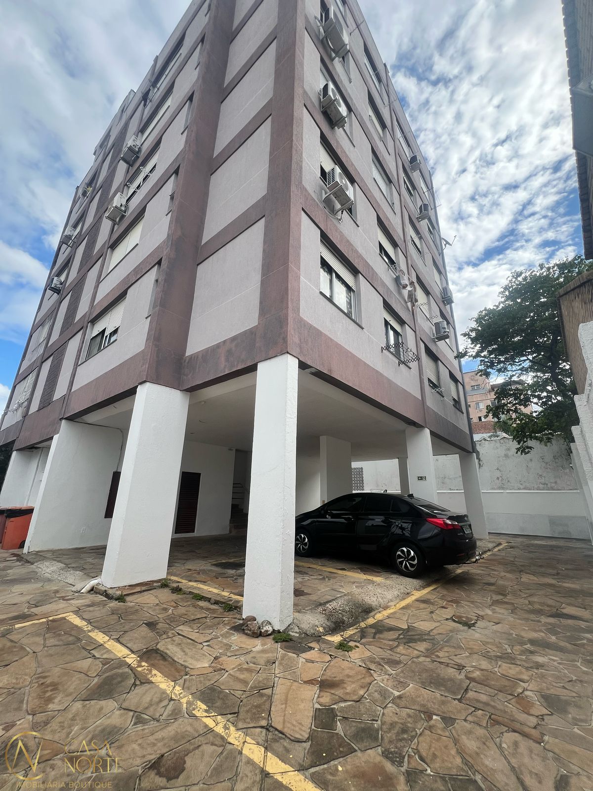 Cobertura à venda com 1 quarto, 81m², 1 suíte, 1 vaga, Rua Barão do Gravataí no bairro Menino Deus em Porto Alegre